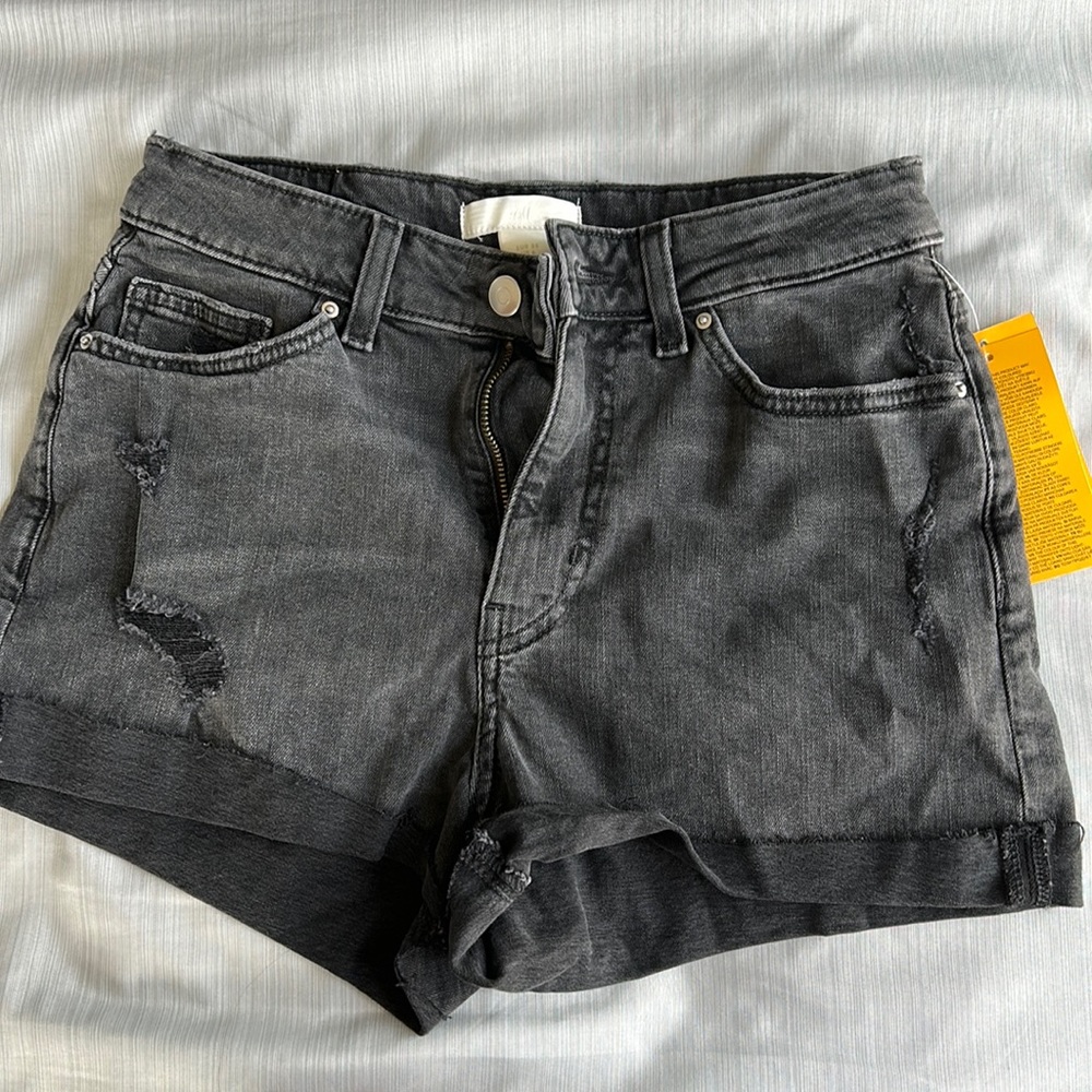 H&M black jean shorts size 6 NWT